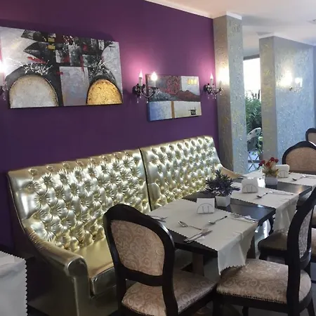 Hotel Mida